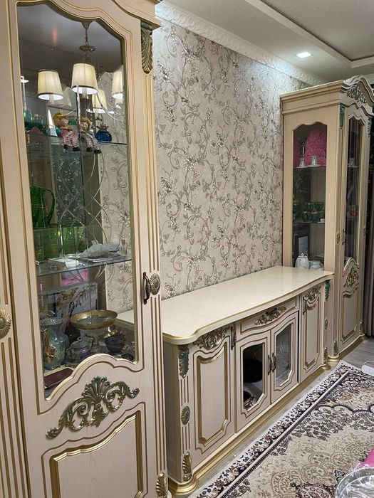 ТВ тумба и витрины