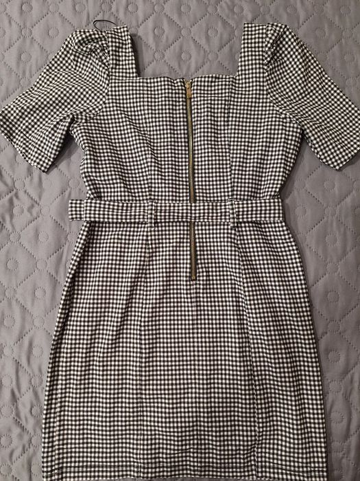 Дамска рокля каре