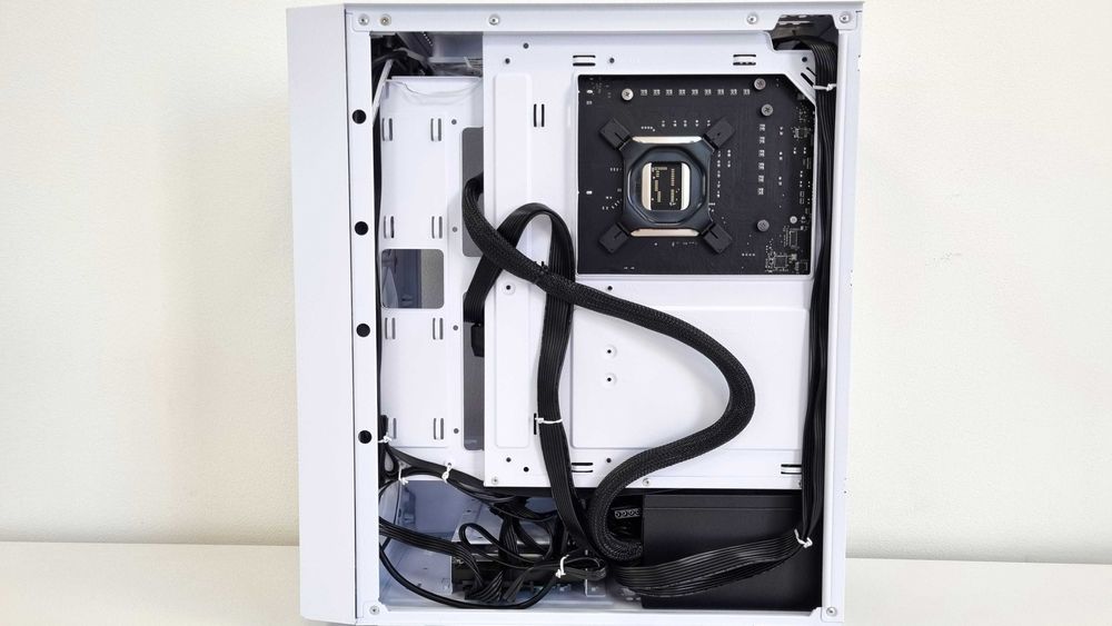 Работна станция / геймърски компютър i7-14700KF RTX 4070 Super 64GB