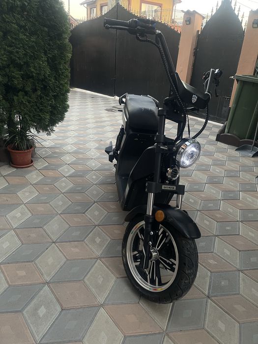 Vand scuter electric