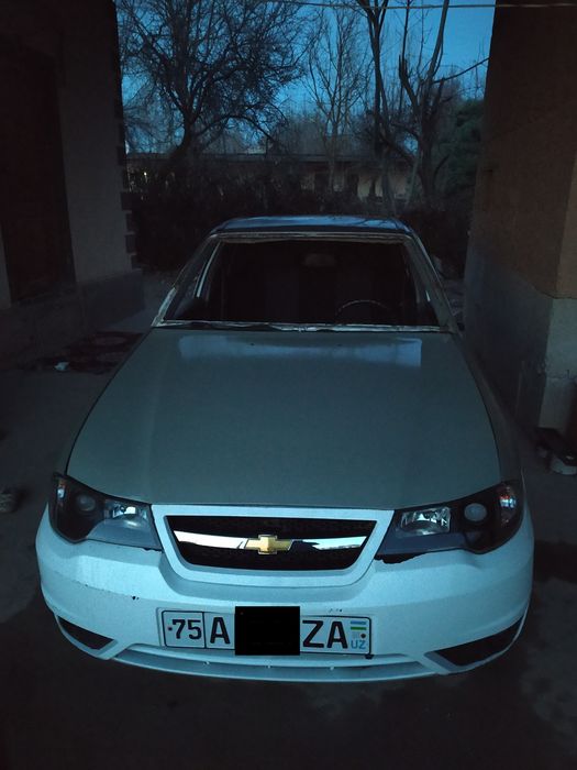 Nexia 2 1.6 sotiladi