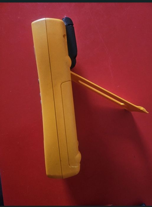 Calibrator multifuncțional Fluke 725