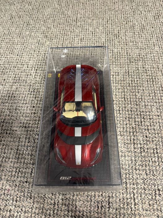 Macheta 1:18 Ferrari 812 Competizione Rosso Fiorano Noua