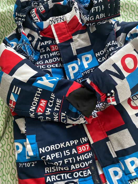 Продам детскую куртку