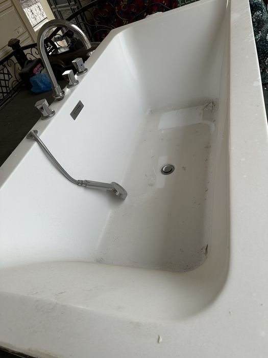 Продается акриловая ванная БУ в хорошем состоянии