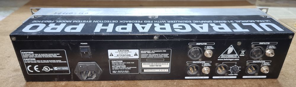 Behringer эквалайзер и кроссовер