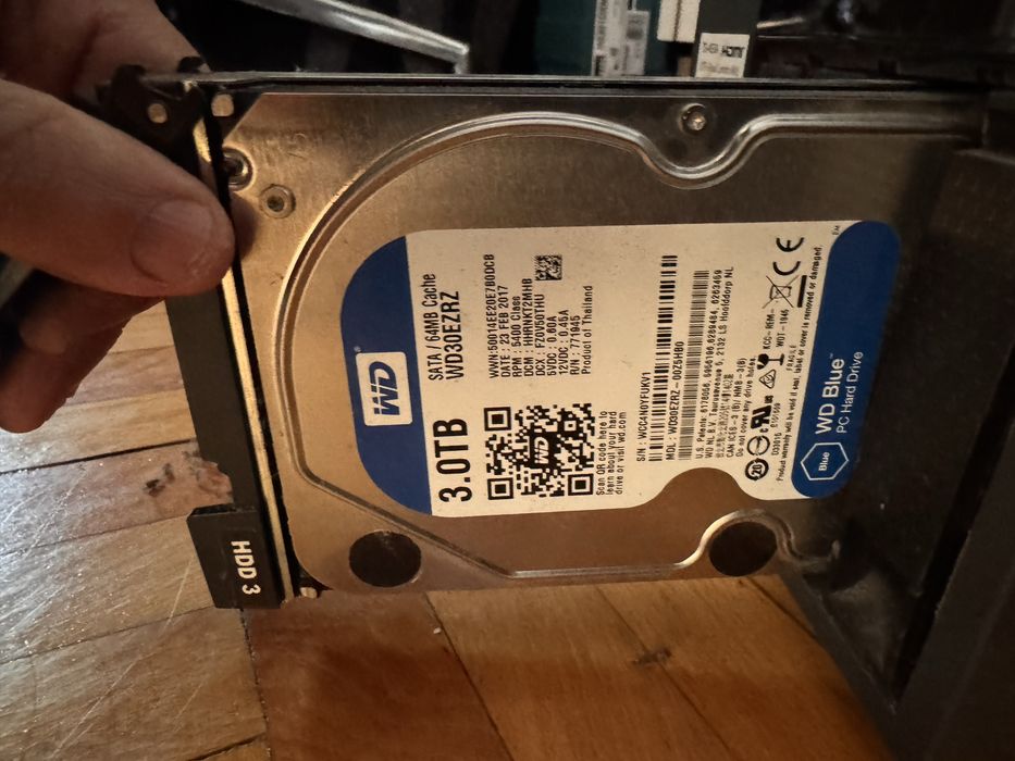 Server QNAP / NAS TS-453A inclusiv 4 hdd de 3 tb fiecare