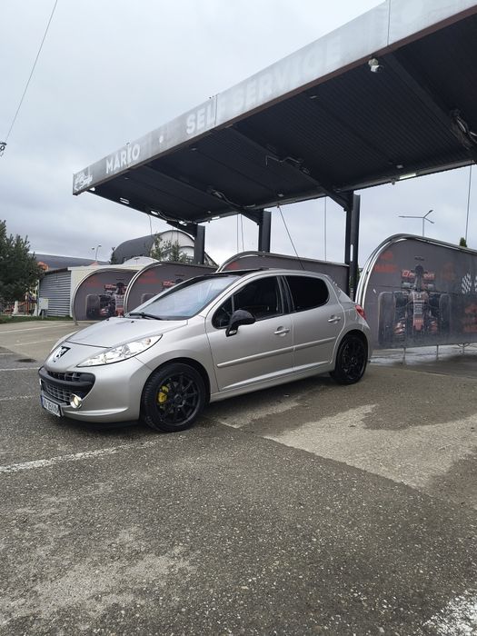 Vând Peugeot 207