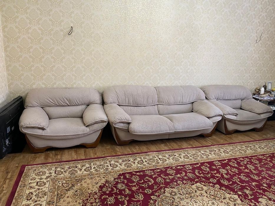 Продаётся диван в хорошем состоянии