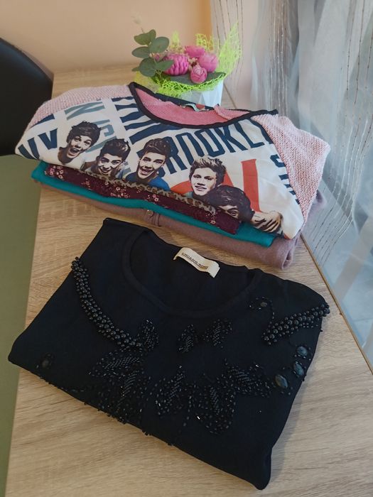 Лот блузи и жилетка