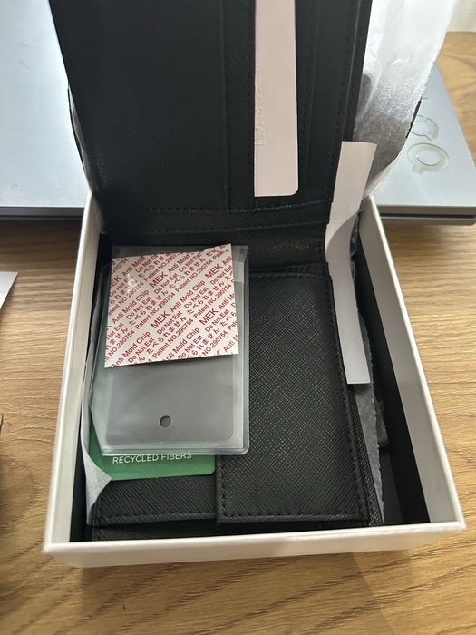 Emporio Armani портфейл