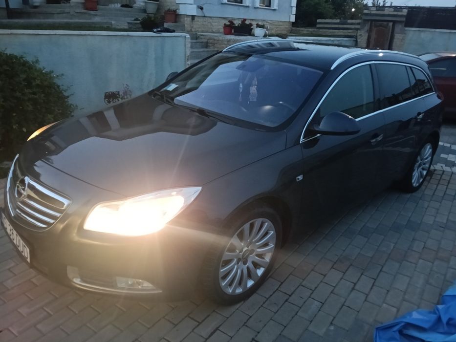 Vând Opel insignia