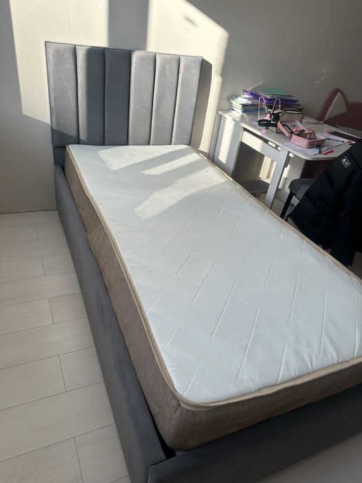 Продам кровать 90*200