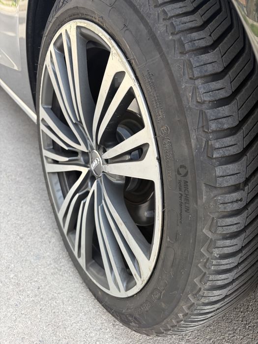 Гуми с джанти ауди А8