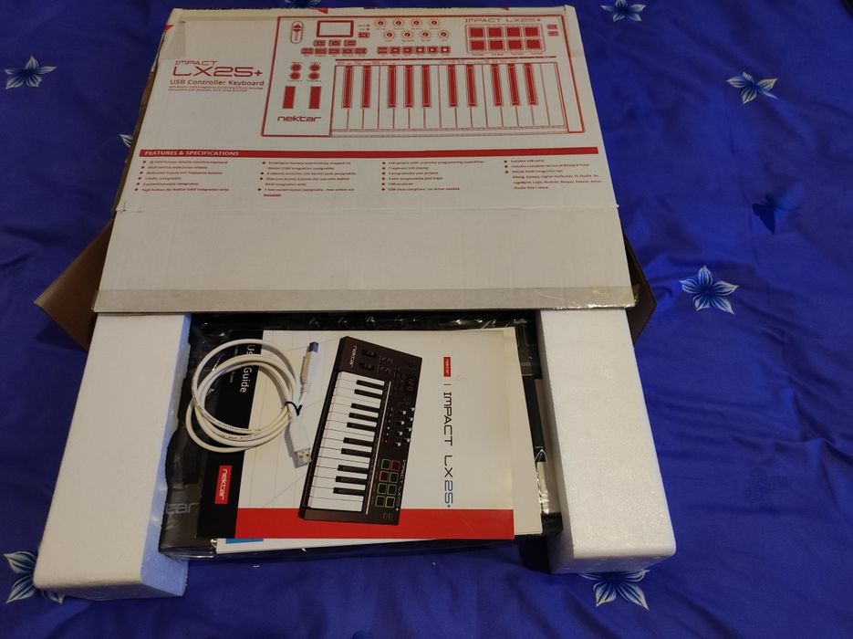 Controller MIDI Nektar Impact LX25+