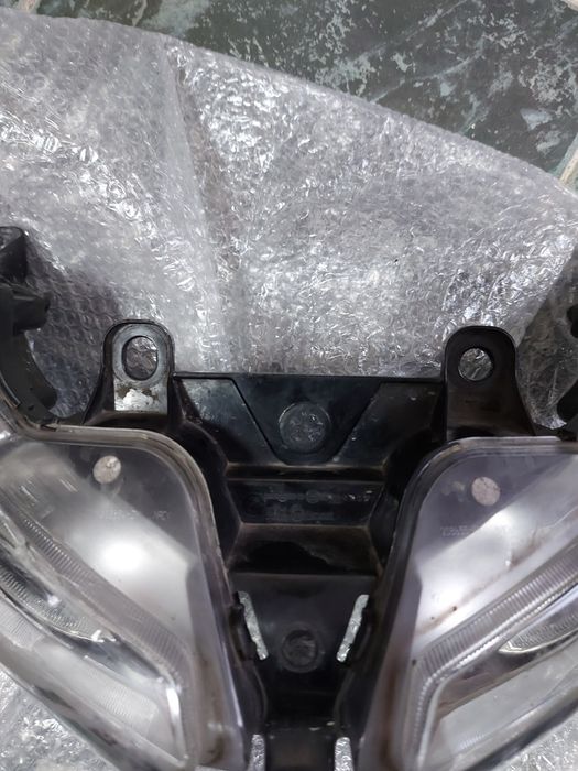 Фар за X-max125, X-max250, X-max400