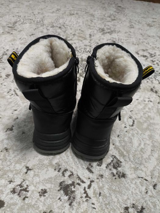 Ботинки и сапожки для мальчика. б/у. 32 размер