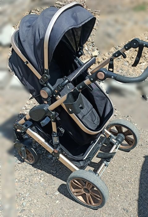 Продам детскую коляску Belecoo