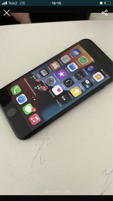 Айфон 8  состояние нормальное