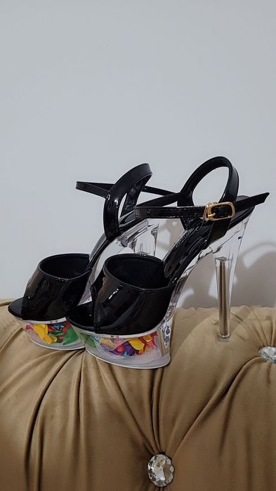 Sandalesi pantofi eleganți