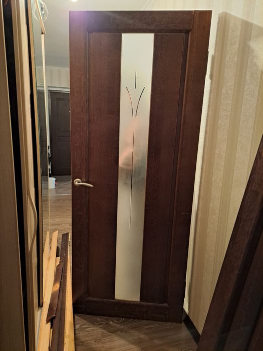 Продам б/у двери