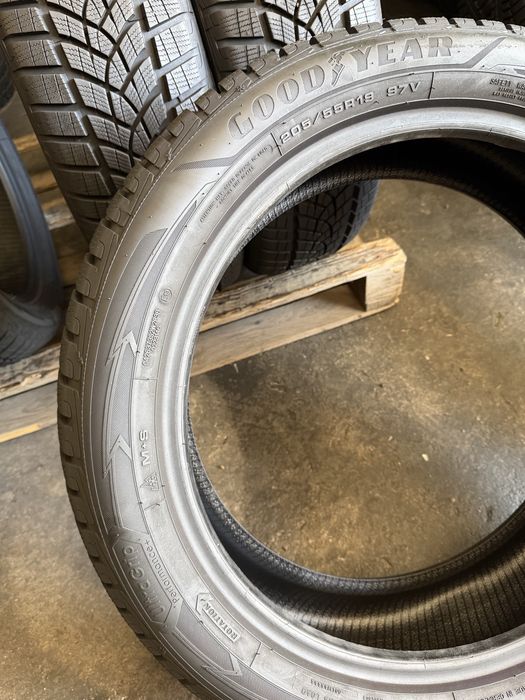 4 anvelope iarna 205/55/19 Goodyear ca NOI dot 2024!