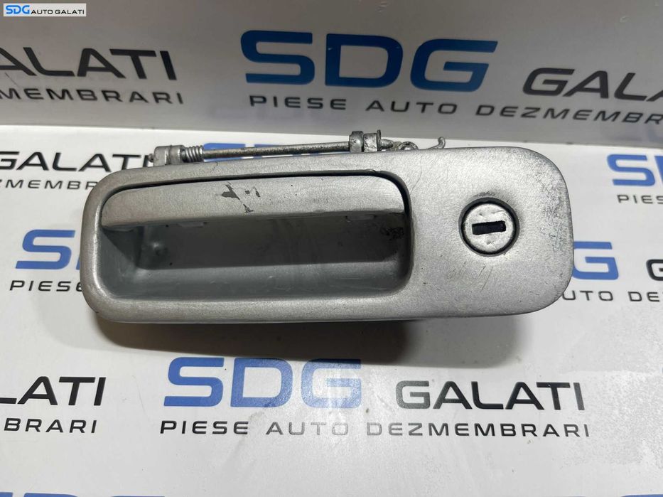 Maner Clapeta Actionare Deschidere cu Butuc Hayon Haion Capota Portbagaj Volkswagen Golf 4 Hatchback 1998 - 2006 Cod 1J6827565A [B3418]