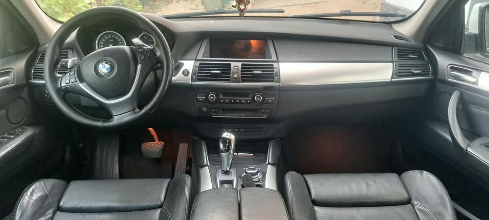 Vând Bmw x6 pentru mai multe detalii ma puteți contacta