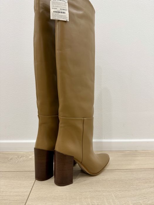 Продам кожаные сапоги Zara