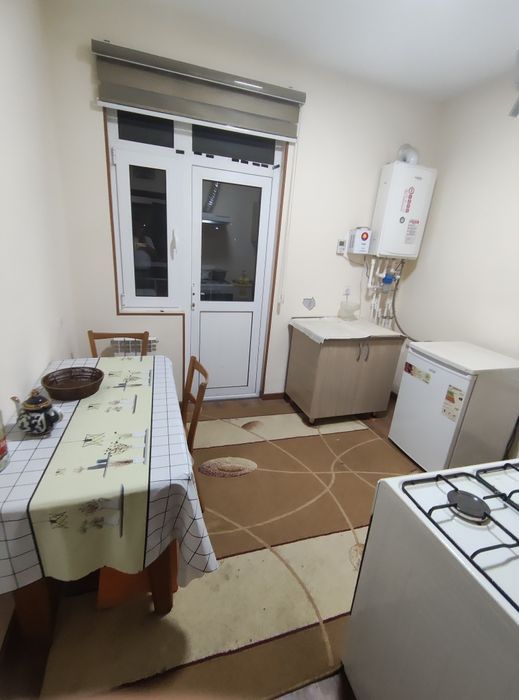 Сергили чоштепа метрони енида студентларга 100д 4та болага