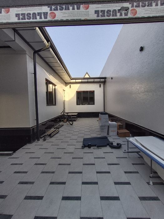 Сергели Янгихаёт сагбон кўчаси 4 хона 150м² 2 сотик