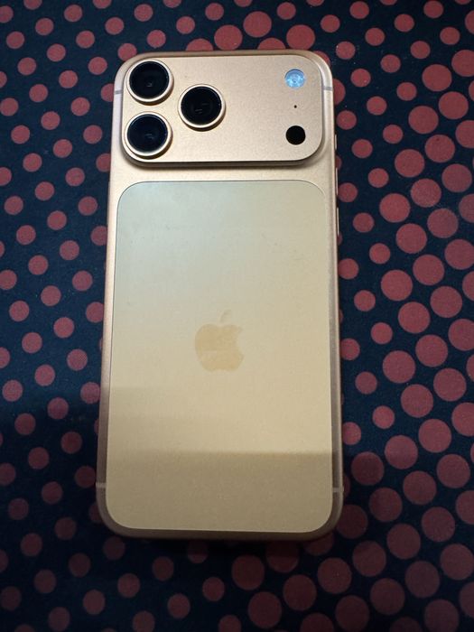 Iphone 17 pro max orange