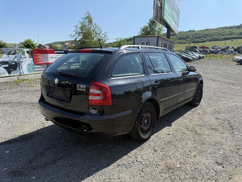 tripla stop spate skoda octavia 2 dezmembrari skoda