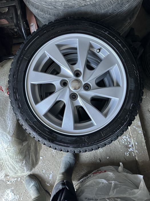 Продам диски с резиной r15