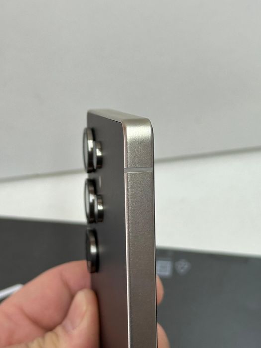 Продам новый Samsung S25 Ultra 512г