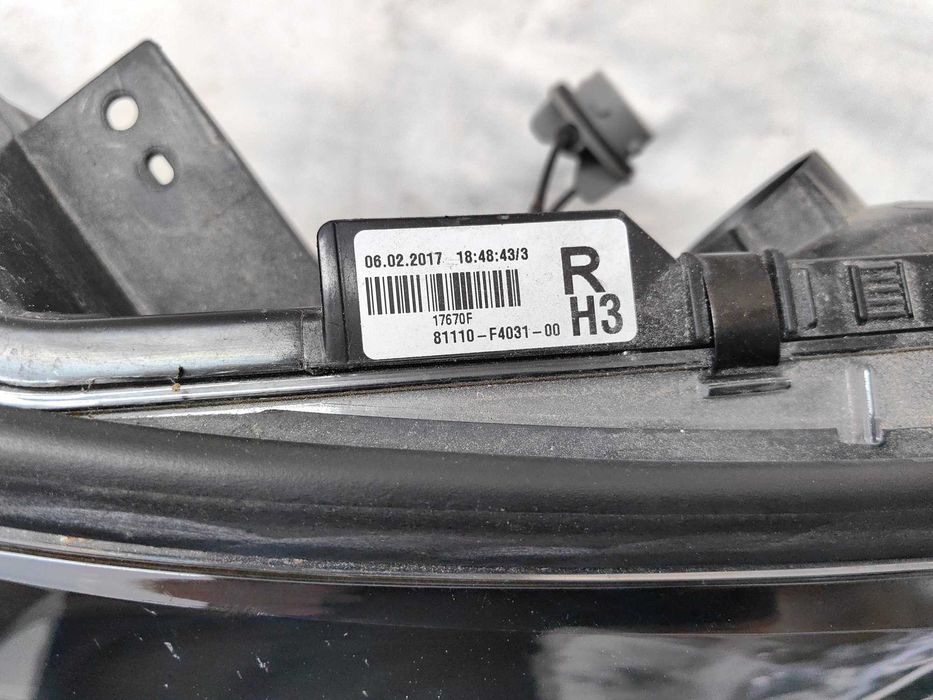 Оригинален фар Тойота  Toyota C-HR Led