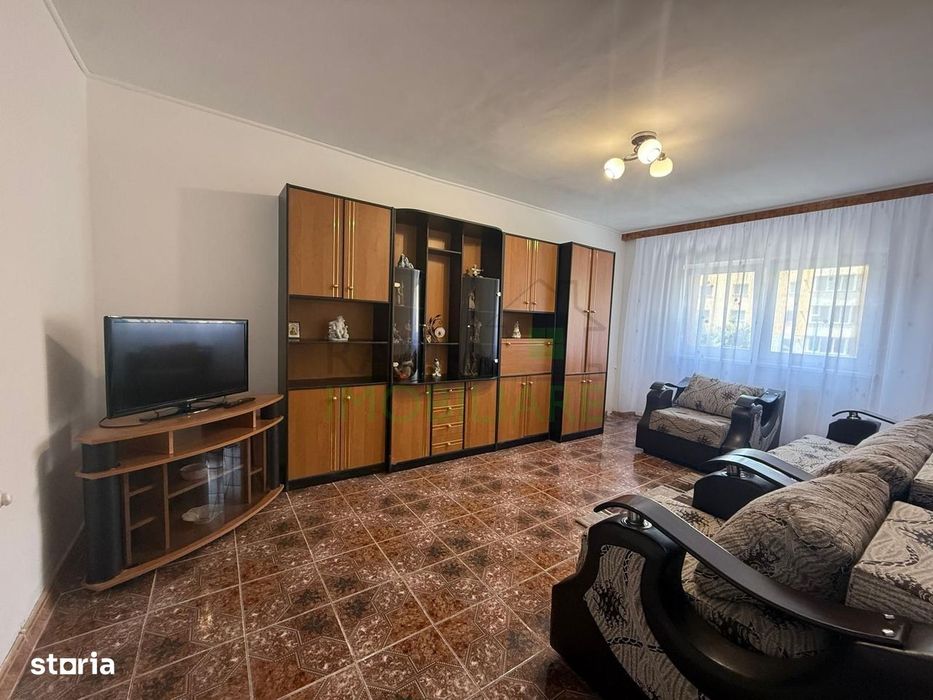 Apartament 3 Camere Decomandat, Etaj 1, Tractorul