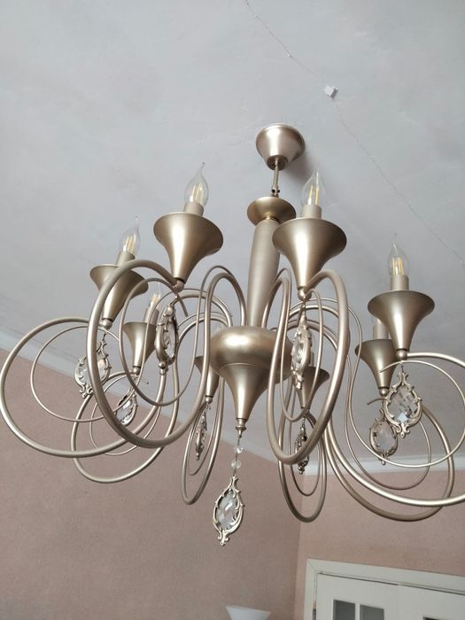 Продам люстру в хорошем состоянии