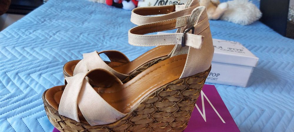 Дамски сандали на страхотни цени