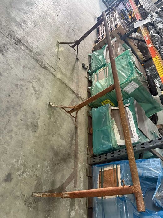 Capra metalica de interior cu 3 picioare - SH