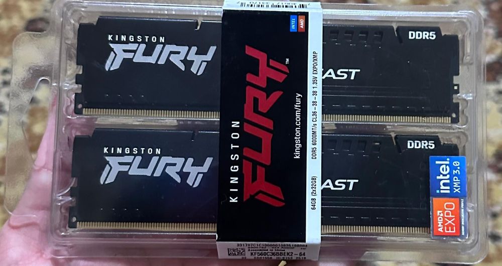 Vând kit memorie Kingston Fury Beast DDR5, capacitate 64GB
