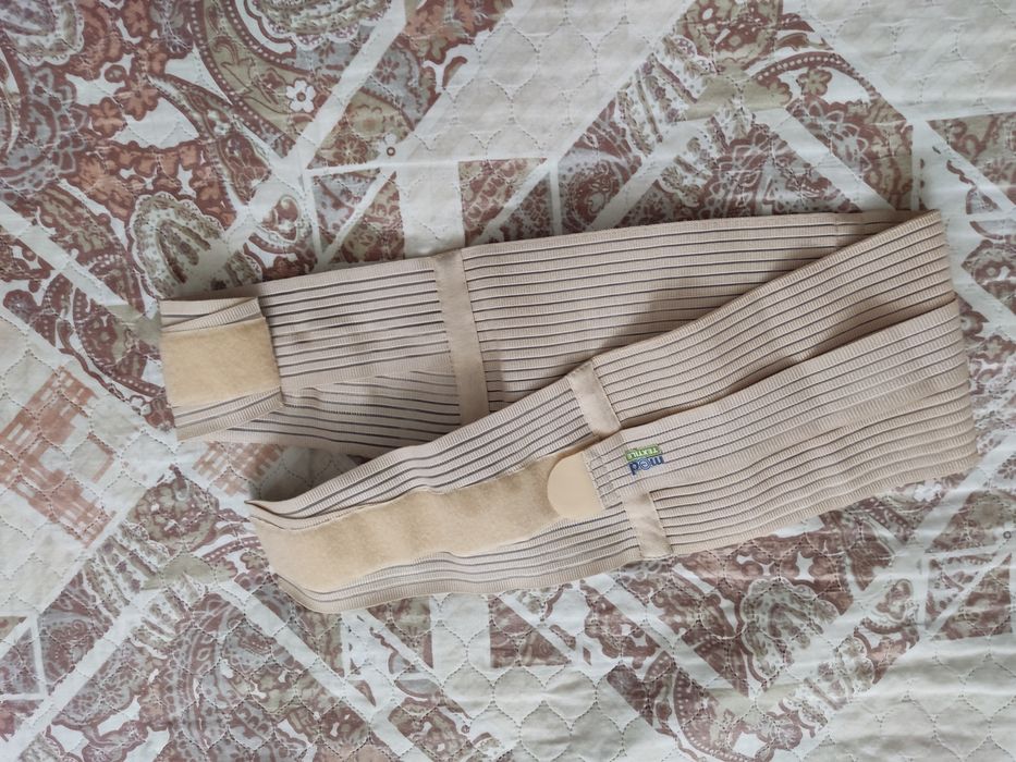 Продается бандаш для будущих мам, в отличном состоянии, не растянутый.