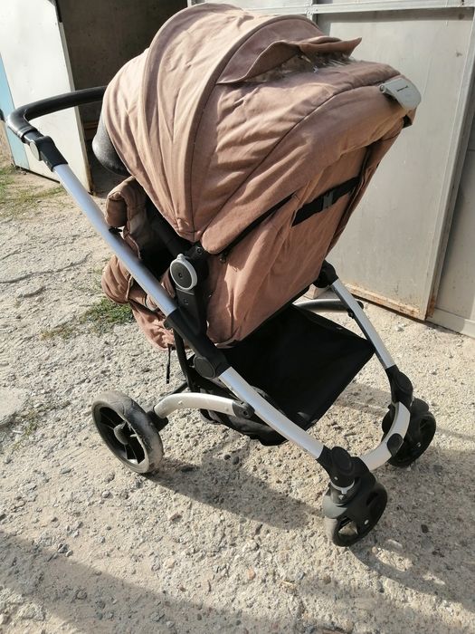 Продавам детска количка Чиполино, добре запазена! Подарък триколка!