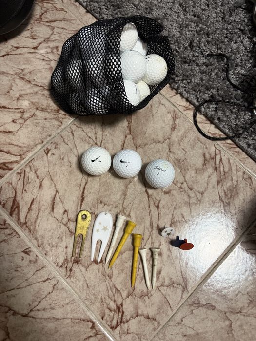 Titleist чанта за голф + 14 голф стика PING, COBRA + топки за голф