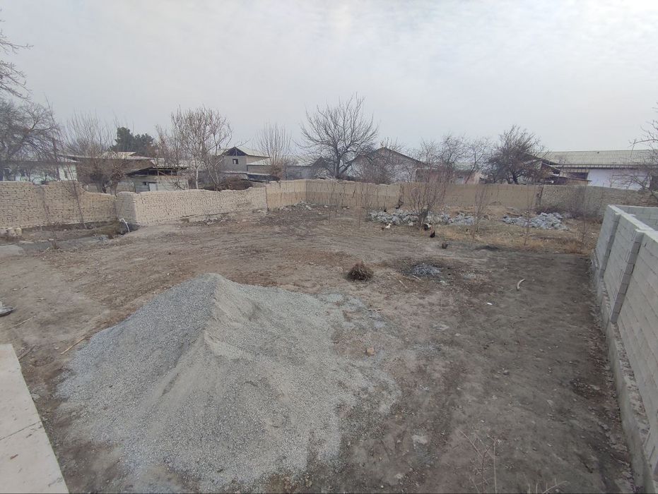 6 sotix uy sotiladi Fargʻona shahar Soburbuloq katta yoʻl boʻyida