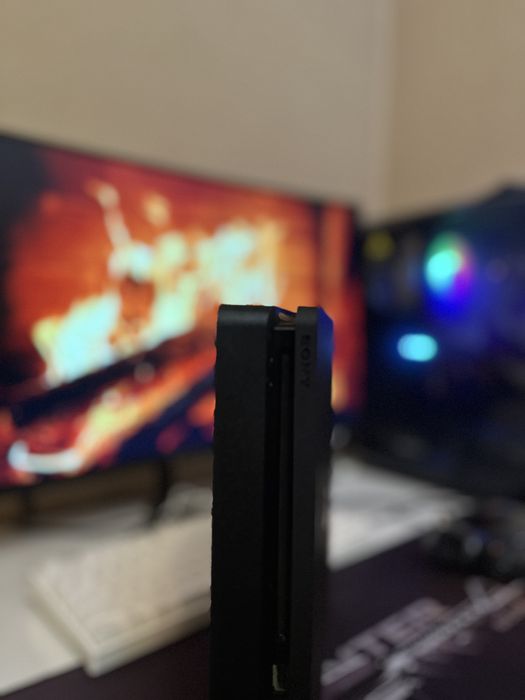 Playstation 4 Slim