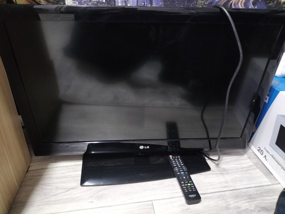 Продам телевизор плоский