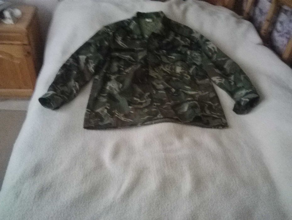 Камуфлажни дрехи с размер 2XL