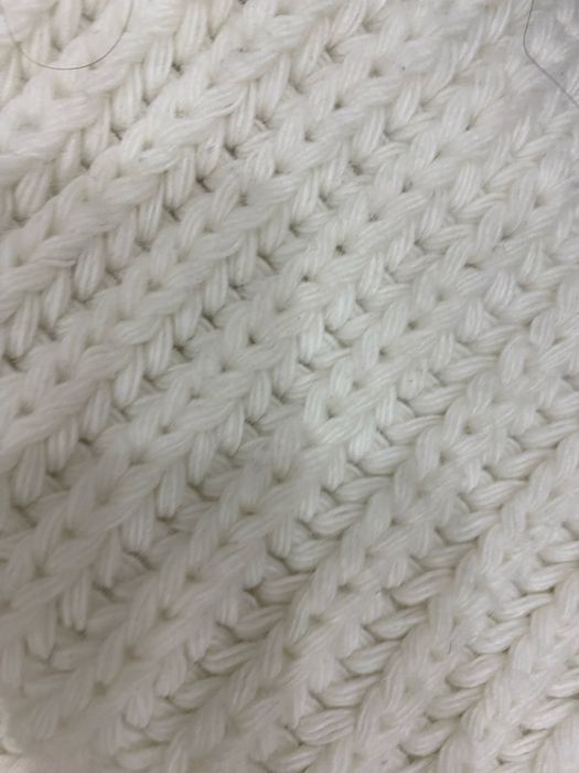 Шарф белый крупной вязки