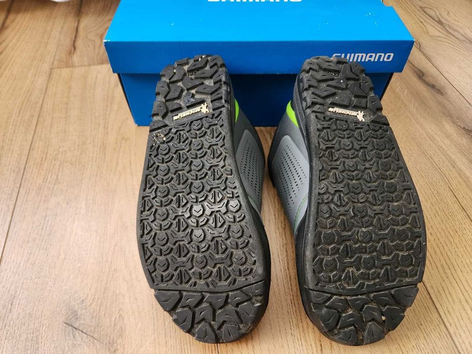 Vând pantofi MTB Shimano SH-GR9R
